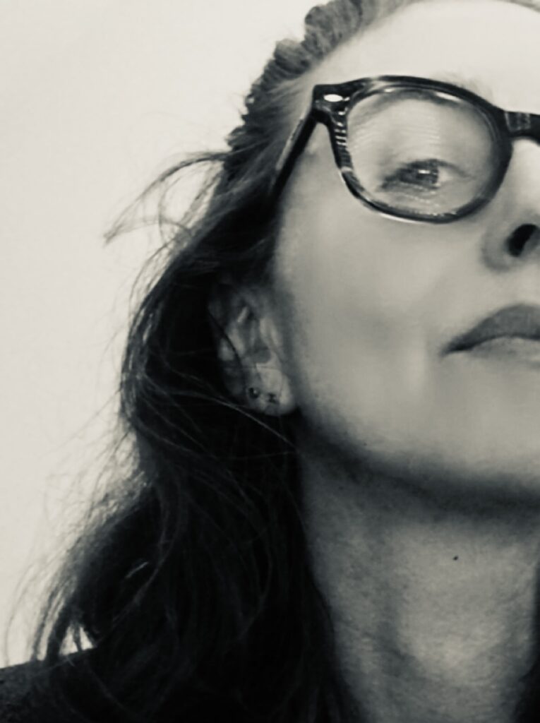 hello, moi c&rsquo;est nin